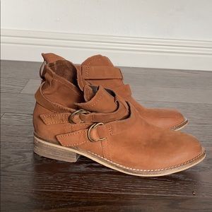 Steve Madden Sokol leather booties